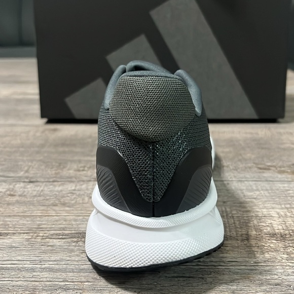 NWT Adidas Runfalcon 5 Running Men's Shoes - Dark Gray - IE8819 - Picture 5 of 12